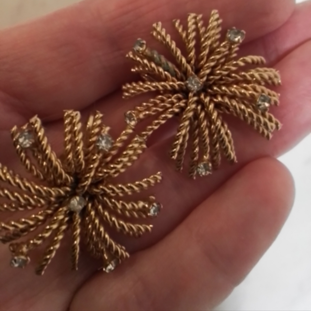 Vintage Bergere Elegant Goldtone and Floral Clip On Earrings